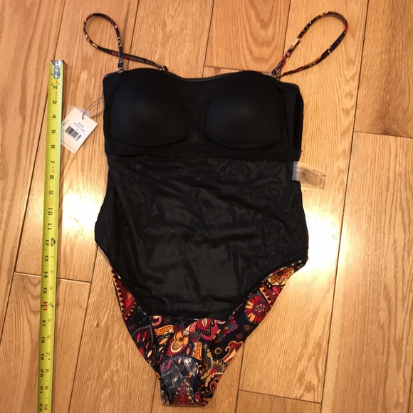 Byron Bay 1 piece swimsuit - Picture 4 of 7